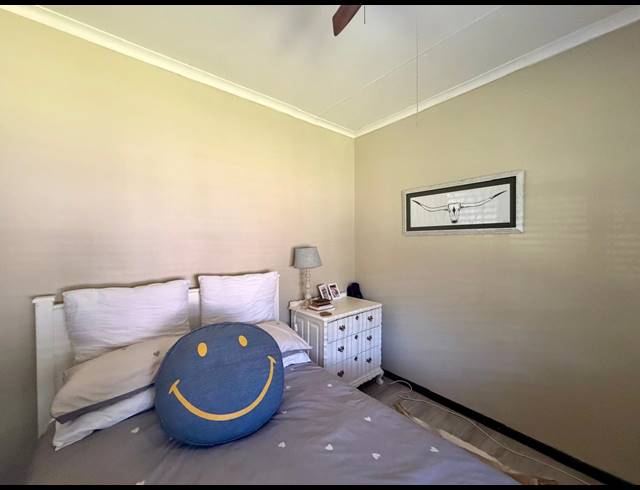 3 BEDROOM FREEHOLD FOR SALE IN VELD EN VLEI